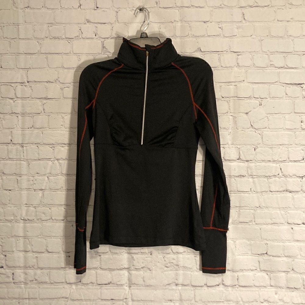 No boundaries women’s sports pull over top jacket Size small (3-5)
